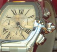 Eine Armbanduhr der Luxusmarke Cartier